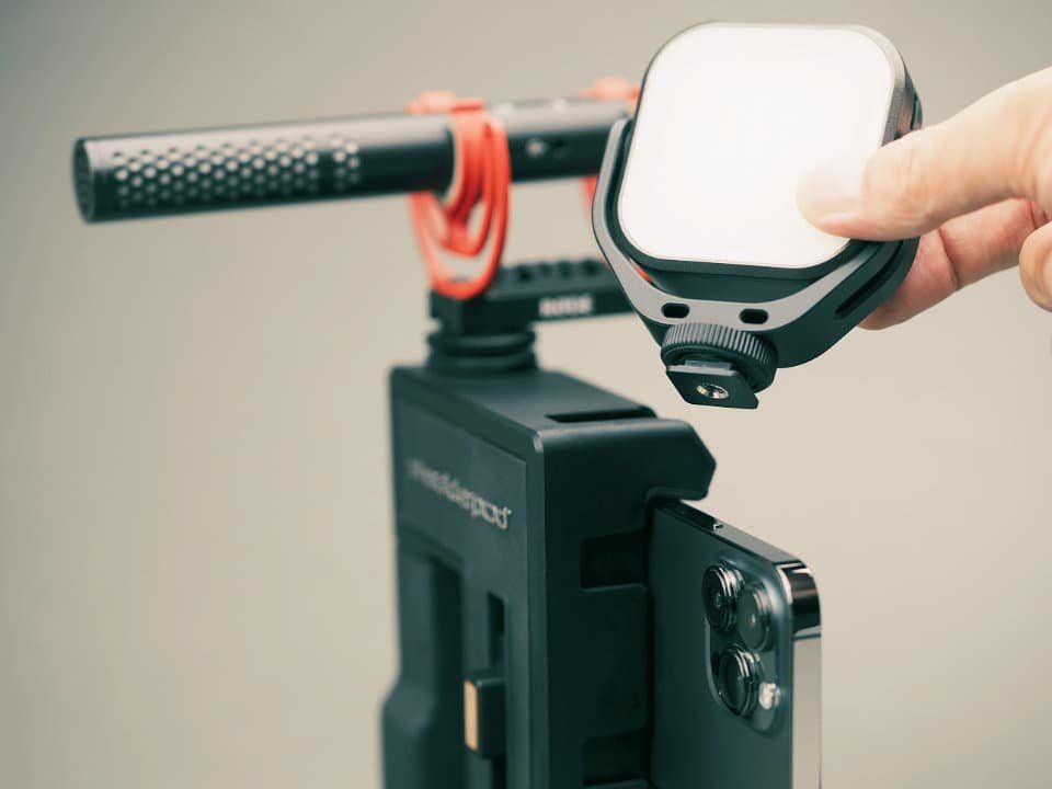 Shoulderpod_L2_video_LED_light_