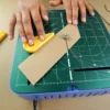Angle_Guide_Demo Maker-pakke bestående af ChompSaw, bordtilbehør, opfinderarbejdsbog, hulmaskine og rilleværktøj